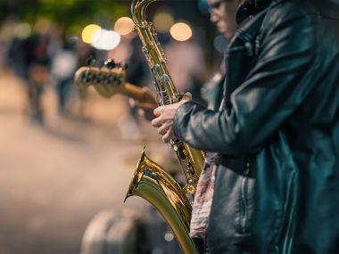 Превью публикации Как заработать уличному артисту: истории незрячих музыкантов