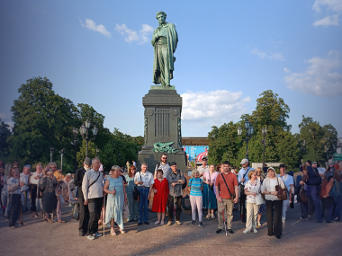 Превью публикации Это сладкое слово – свобода: незрячие активисты создали проект прогулок по Москве