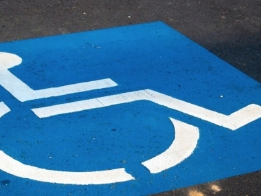 превью публикации Люди с инвалидностью третьей группы получат право на бесплатную парковку
